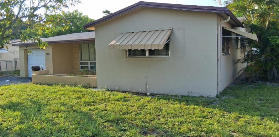 House in Miramar, Florida 3 bedrooms, 168.9 sq.m. № 2247792