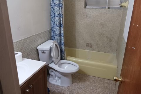 House in Miramar, Florida 3 bedrooms, 168.9 sq.m. № 2247792 - photo 3