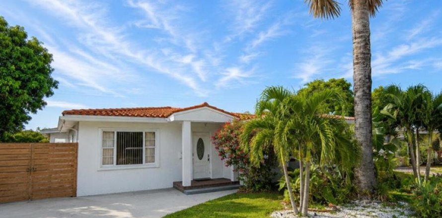 Villa ou maison à Oakland Park, Floride 2 chambres, 81.01 m2 № 2316262