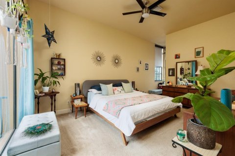 Townhouse in Saint Petersburg, Florida 3 bedrooms, 195.09 sq.m. № 1520242 - photo 25