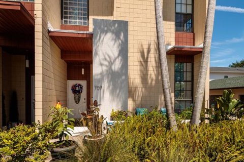 Townhouse in Saint Petersburg, Florida 3 bedrooms, 195.09 sq.m. № 1520242 - photo 6