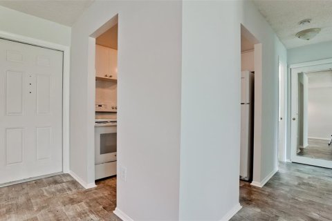 Condo in Bradenton, Florida, 1 bedroom  № 1840674 - photo 19