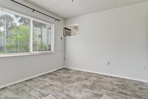 Condo in Bradenton, Florida, 1 bedroom  № 1840674 - photo 6