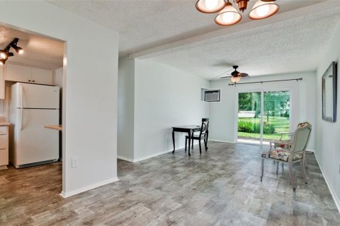Condo in Bradenton, Florida, 1 bedroom  № 1840674 - photo 2