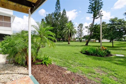 Condo in Bradenton, Florida, 1 bedroom  № 1840674 - photo 14