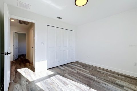 House in North Port, Florida 3 bedrooms, 119.84 sq.m. № 2239116 - photo 17