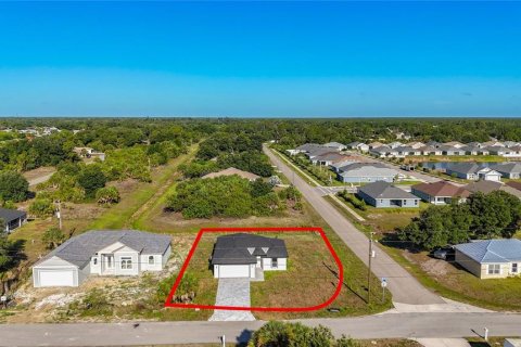 House in North Port, Florida 3 bedrooms, 119.84 sq.m. № 2239116 - photo 25