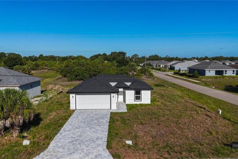 House in North Port, Florida 3 bedrooms, 119.84 sq.m. № 2239116 - photo 27