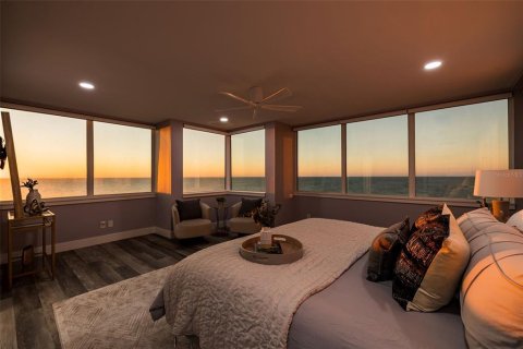 Condominio en venta en Clearwater, Florida, 3 dormitorios, 183.02 m2 № 2419540 - foto 2