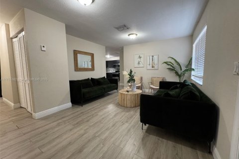Commercial property in Pompano Beach, Florida 265.61 sq.m. № 1706425 - photo 26