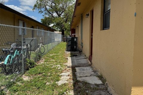Commercial property in Pompano Beach, Florida 265.61 sq.m. № 1706425 - photo 5