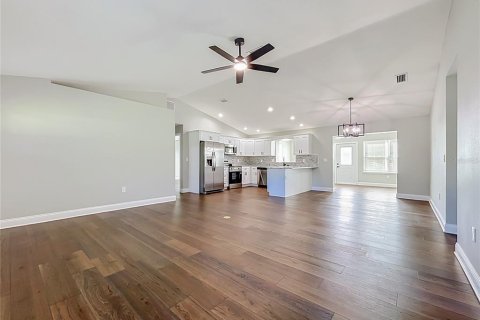 House in Lakeland, Florida 3 bedrooms, 153.01 sq.m. № 2423920 - photo 5
