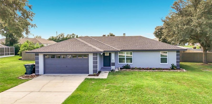 House in Lakeland, Florida 3 bedrooms, 153.01 sq.m. № 2423920