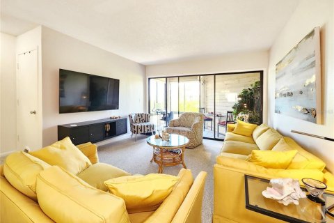 Townhouse in Tarpon Springs, Florida 2 bedrooms, 108.7 sq.m. № 1624941 - photo 13