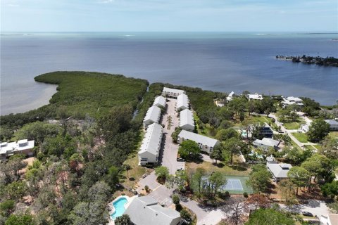 Townhouse in Tarpon Springs, Florida 2 bedrooms, 108.7 sq.m. № 1624941 - photo 1