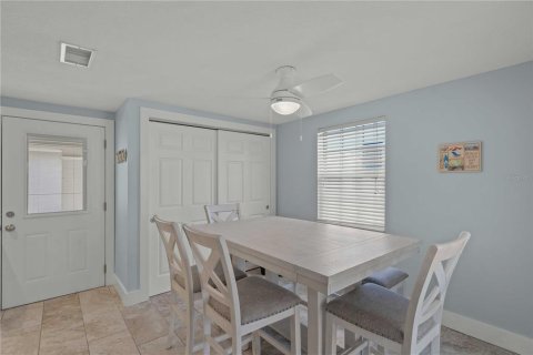 House in Sarasota, Florida 2 bedrooms, 87.24 sq.m. № 1749558 - photo 14