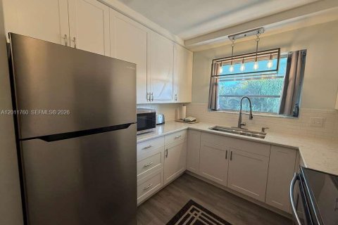 Condominio en alquiler en Lake Worth, Florida, 2 dormitorios, 85.84 m2 № 2075390 - foto 4
