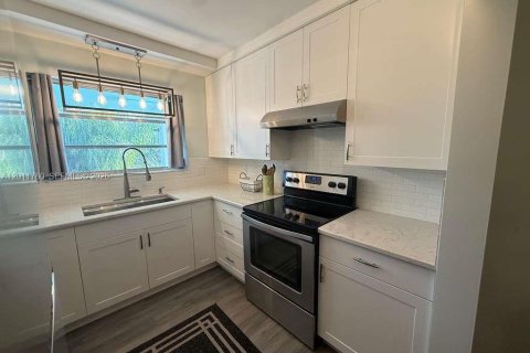 Condominio en alquiler en Lake Worth, Florida, 2 dormitorios, 85.84 m2 № 2075390 - foto 9