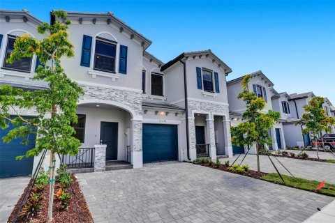 Touwnhouse à vendre à Homestead, Floride: 3 chambres, 148.64 m2 № 2075157 - photo 4
