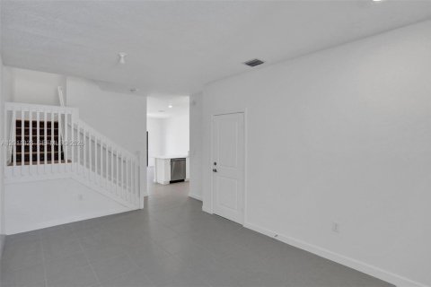 Touwnhouse à vendre à Homestead, Floride: 3 chambres, 148.64 m2 № 2075157 - photo 8