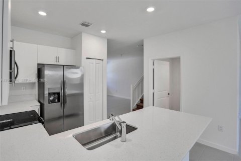 Touwnhouse à vendre à Homestead, Floride: 3 chambres, 148.64 m2 № 2075157 - photo 11
