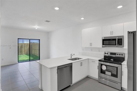 Touwnhouse à vendre à Homestead, Floride: 3 chambres, 148.64 m2 № 2075157 - photo 5