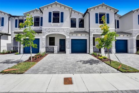 Touwnhouse à vendre à Homestead, Floride: 3 chambres, 148.64 m2 № 2075157 - photo 3