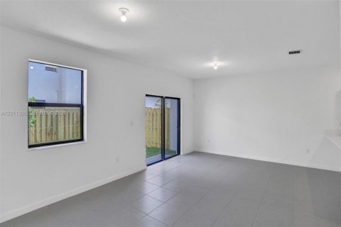 Touwnhouse à vendre à Homestead, Floride: 3 chambres, 148.64 m2 № 2075157 - photo 17