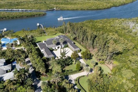 House in Jupiter Island, Florida 4 bedrooms, 878.67 sq.m. № 2084083 - photo 10