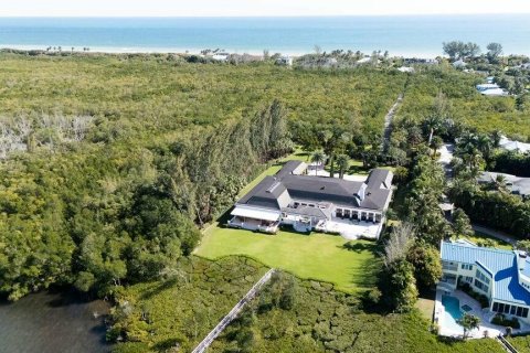 House in Jupiter Island, Florida 4 bedrooms, 878.67 sq.m. № 2084083 - photo 7
