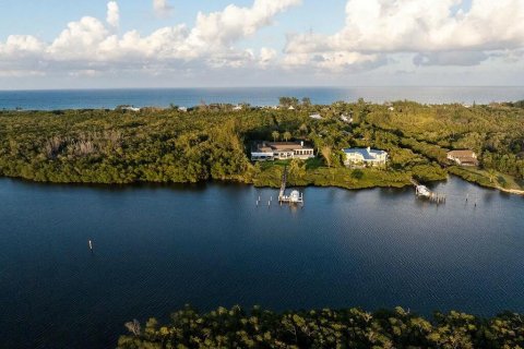 House in Jupiter Island, Florida 4 bedrooms, 878.67 sq.m. № 2084083 - photo 11