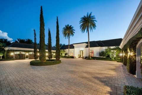 House in Jupiter Island, Florida 4 bedrooms, 878.67 sq.m. № 2084083 - photo 3