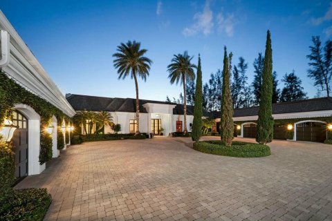 House in Jupiter Island, Florida 4 bedrooms, 878.67 sq.m. № 2084083 - photo 2
