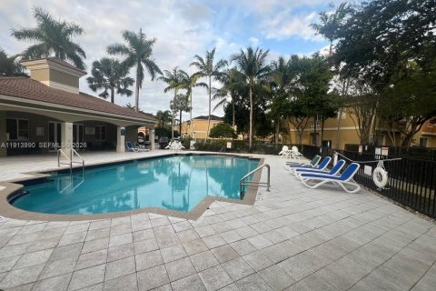 Touwnhouse à vendre à Miramar, Floride: 2 chambres, 99.41 m2 № 2082408 - photo 25