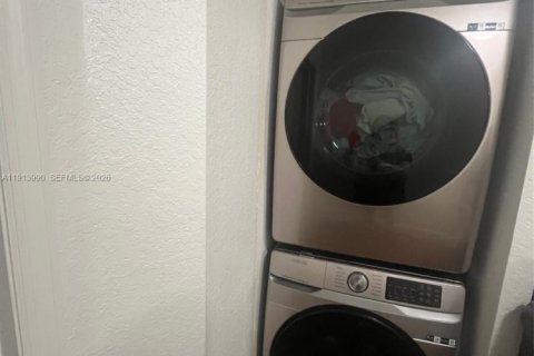 Touwnhouse à vendre à Miramar, Floride: 2 chambres, 99.41 m2 № 2082408 - photo 12