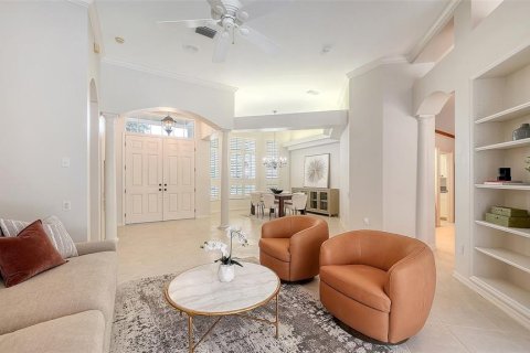 House in University Park, Florida 3 bedrooms, 249.54 sq.m. № 2393619 - photo 7