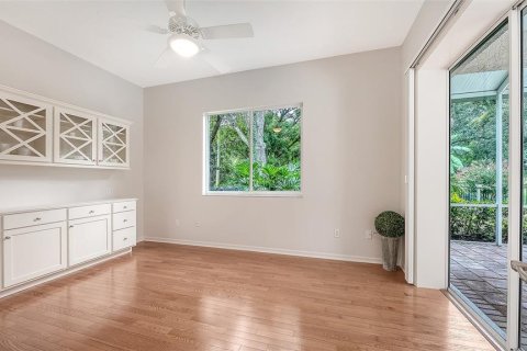 House in University Park, Florida 3 bedrooms, 249.54 sq.m. № 2393619 - photo 30