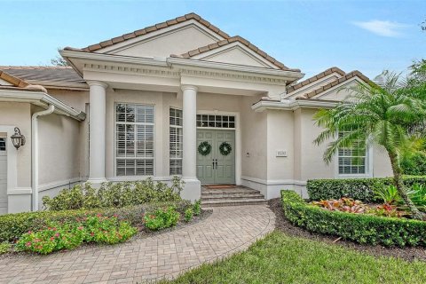 House in University Park, Florida 3 bedrooms, 249.54 sq.m. № 2393619 - photo 2