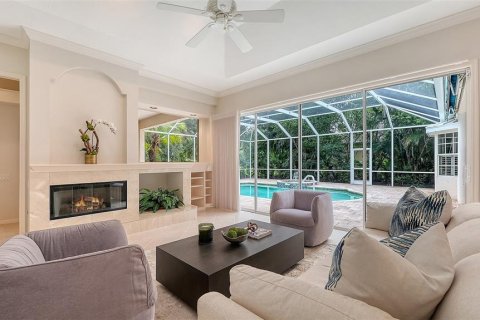 House in University Park, Florida 3 bedrooms, 249.54 sq.m. № 2393619 - photo 19