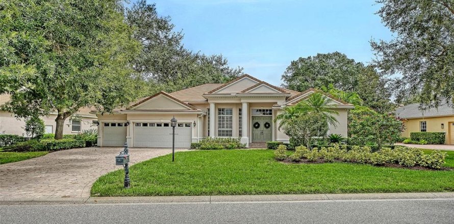 House in University Park, Florida 3 bedrooms, 249.54 sq.m. № 2393619