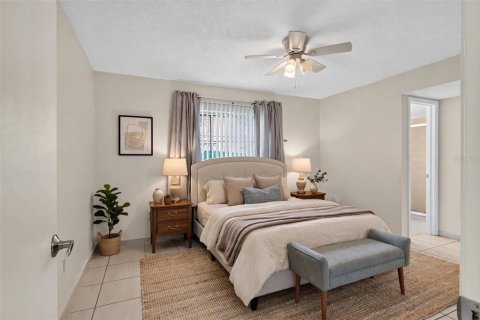 House in Orlando, Florida 3 bedrooms, 111.02 sq.m. № 2413942 - photo 21