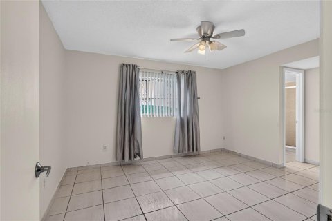 House in Orlando, Florida 3 bedrooms, 111.02 sq.m. № 2413942 - photo 16