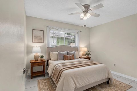 House in Orlando, Florida 3 bedrooms, 111.02 sq.m. № 2413942 - photo 26
