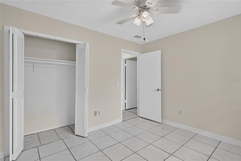 House in Orlando, Florida 3 bedrooms, 111.02 sq.m. № 2413942 - photo 24