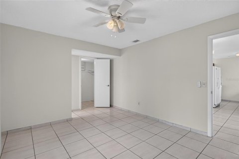 House in Orlando, Florida 3 bedrooms, 111.02 sq.m. № 2413942 - photo 17