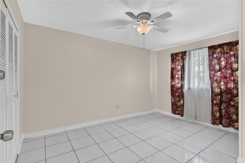 House in Orlando, Florida 3 bedrooms, 111.02 sq.m. № 2413942 - photo 27