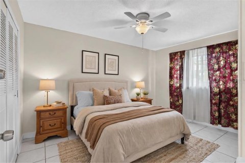 House in Orlando, Florida 3 bedrooms, 111.02 sq.m. № 2413942 - photo 29