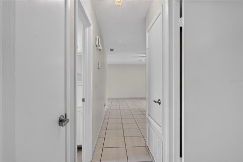 House in Orlando, Florida 3 bedrooms, 111.02 sq.m. № 2413942 - photo 22