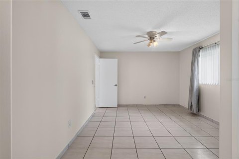 House in Orlando, Florida 3 bedrooms, 111.02 sq.m. № 2413942 - photo 18