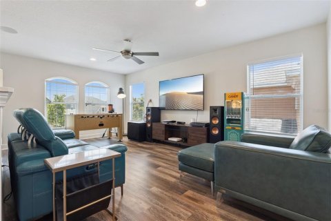 Casa en venta en Orlando, Florida, 4 dormitorios, 291.81 m2 № 2220907 - foto 19